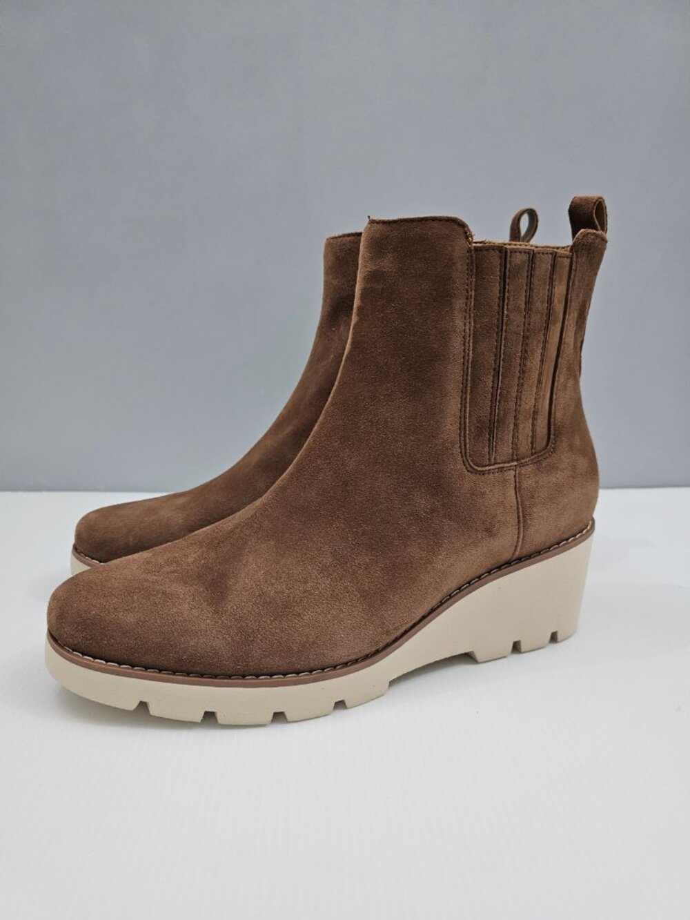 Vionic Aria Wedge Ankle Boot Womens 11 Hazelnut Brown Suede Lug Sole Comfort